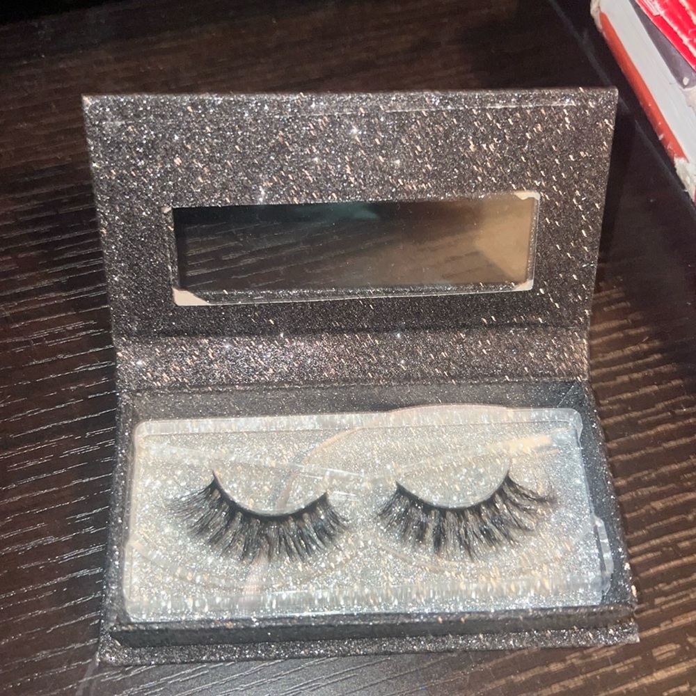 Lashes